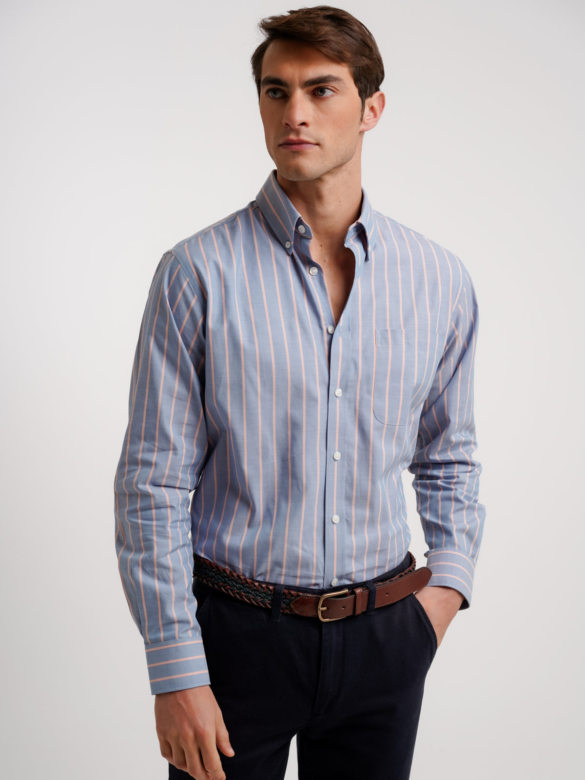 Camisa azul Oxford de corte estándar de Mr. Blue