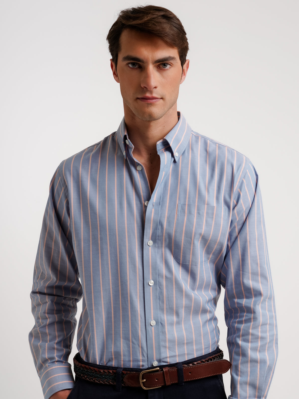 Camisa azul Oxford de corte estándar de Mr. Blue