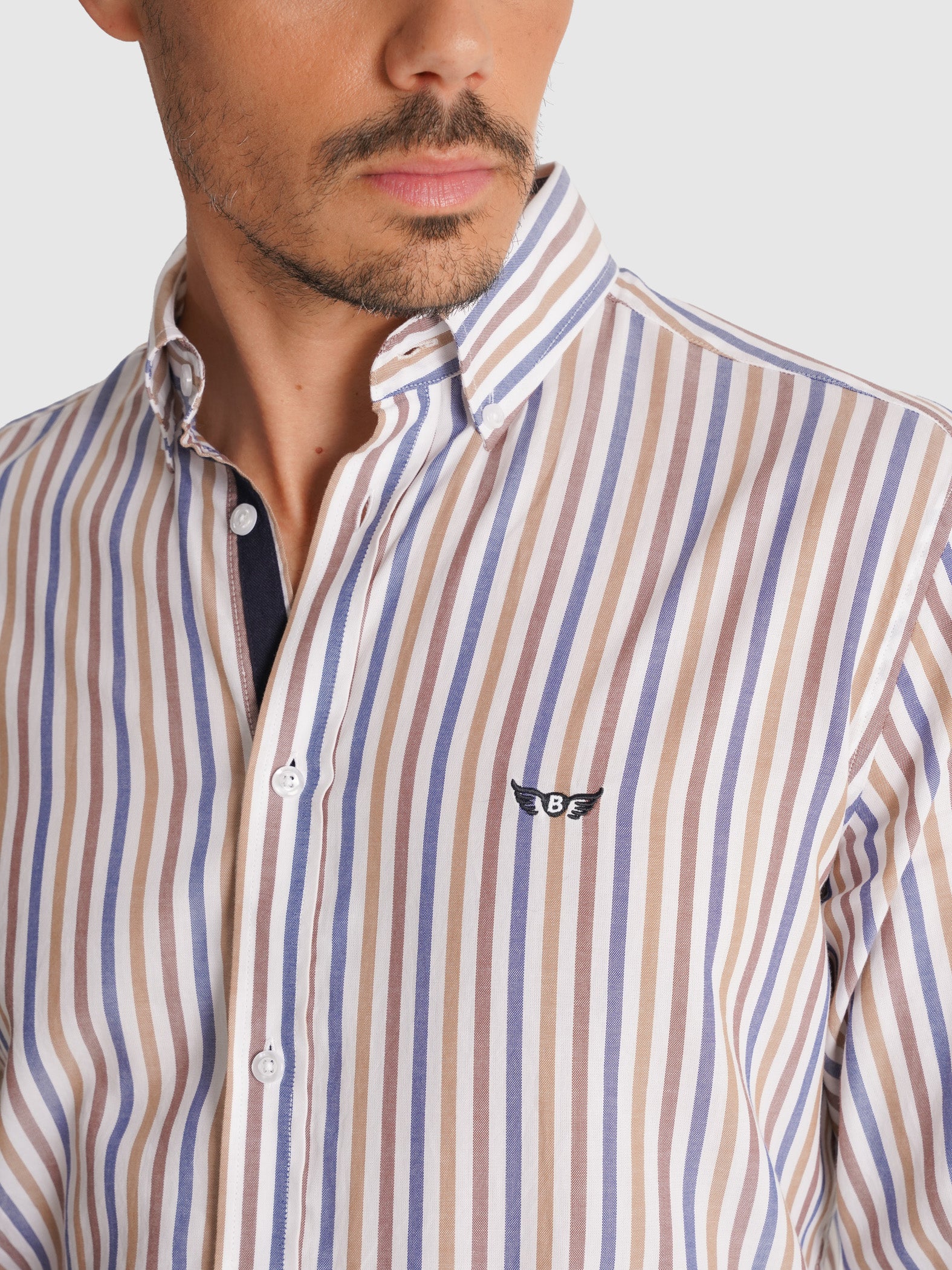 CAMISA OXFORD CASTANHA MANGA COMPRIDA REGULAR FIT MR. BLUE