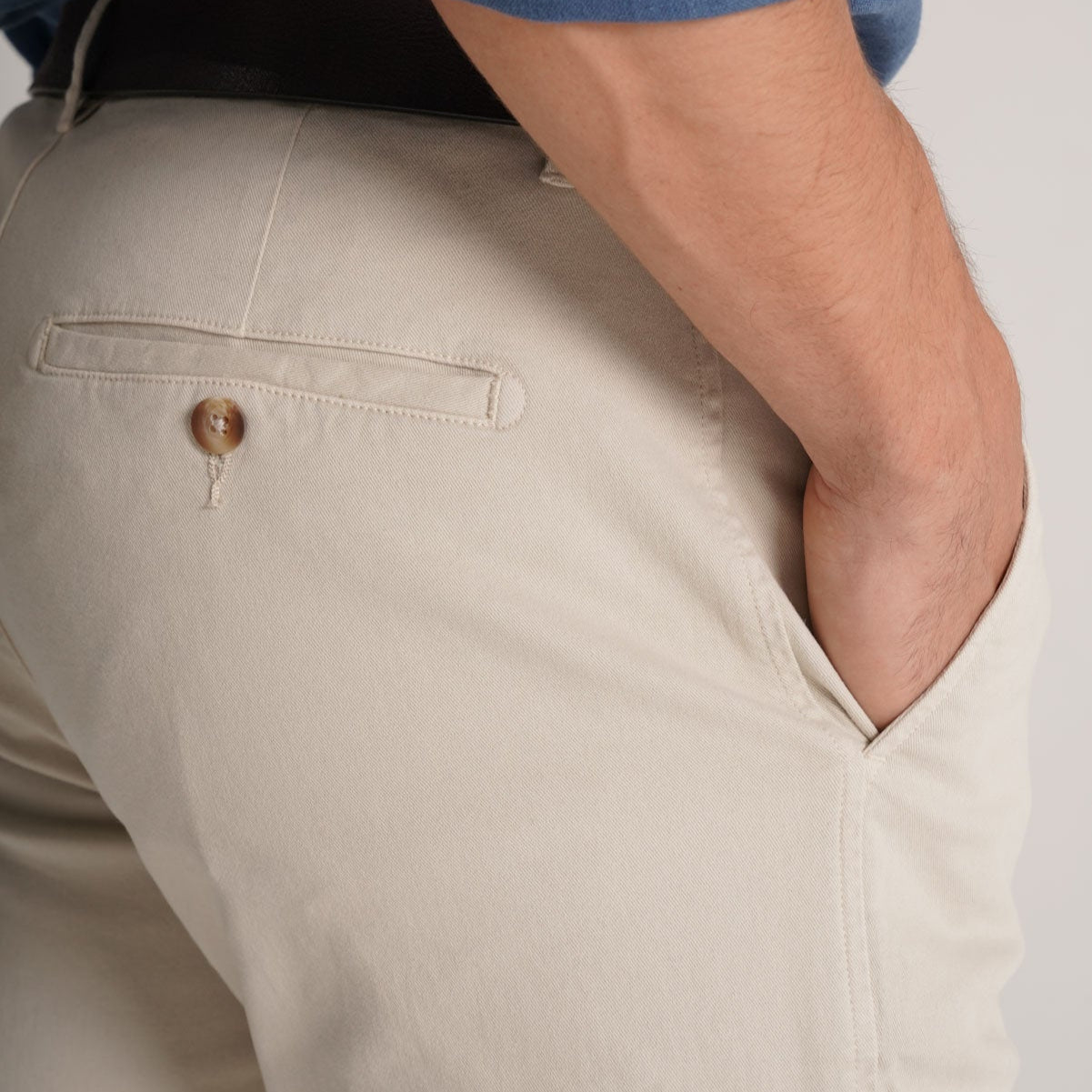 Nova coleção de homem Mark Bellucci Outono Inverno AW25 – moda masculina elegante e moderna. Destaque em Calças